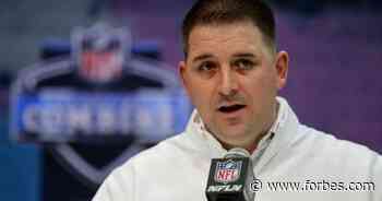 How The Giants’ Coaching Staff Is Building Camaraderie - Forbes