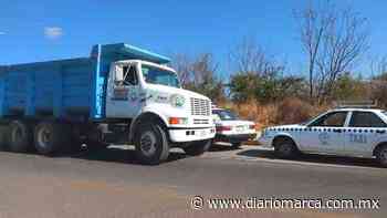 Taxistas y camioneros del FNIC bloquearon carretera Huajuapan-Mariscala - Diario Marca de Oaxaca