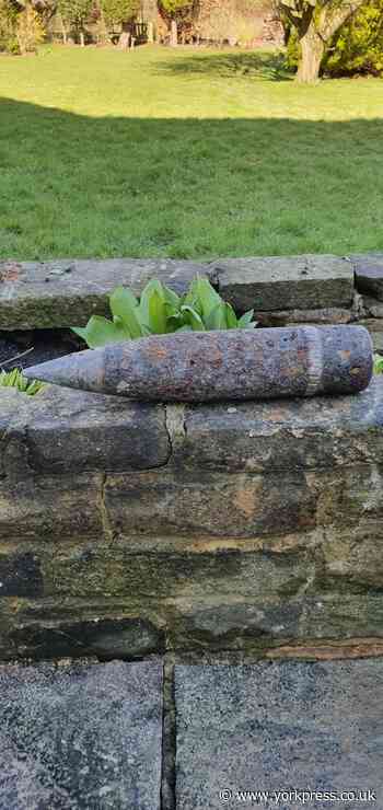 Suspected Second World War tank shell found in garden