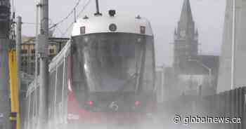 Ottawa LRT service down on east end, riders evacuated off two stopped trains on Confederation Line - Global News