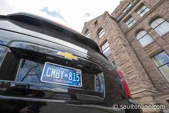 Ontario to temporarily stop issuing problematic licence plates