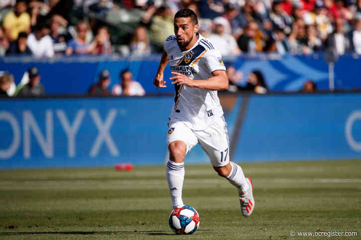 Galaxy takes new look into Houston to open the season