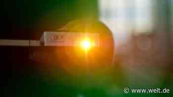 Mini-Beamer eignen sich für den Einsatz zuhause und unterwegs