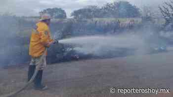 Evacúan Centro de Salud de Chemax por incendio en lote baldío - Reporteros Hoy