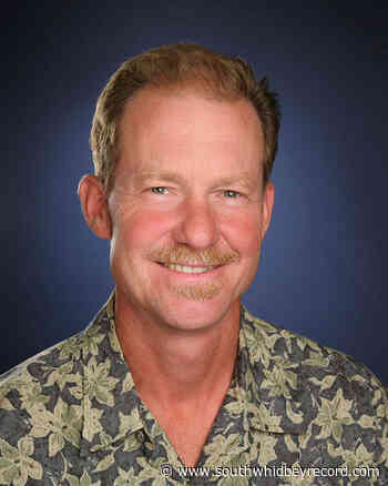 Schuller takes swing at coaching girls golf - South Whidbey Record