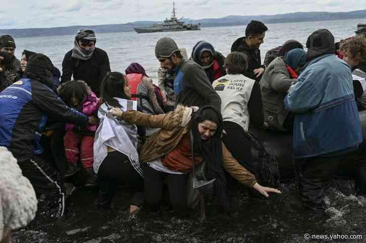 Greece blocks migrants on border with Turkey
