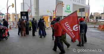 Unifor picketing Co-op annual meeting in Saskatoon