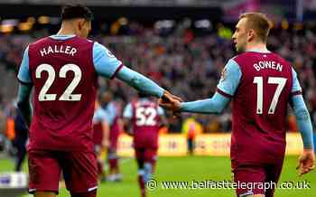 Moyes keen to take pressure off Bowen despite shining on full Hammers debut