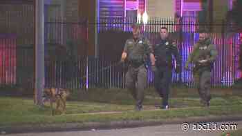 Suspect on run after shooting at HPD officer in north Houston - KTRK-TV