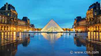 Louvre closes as virus spreads in France