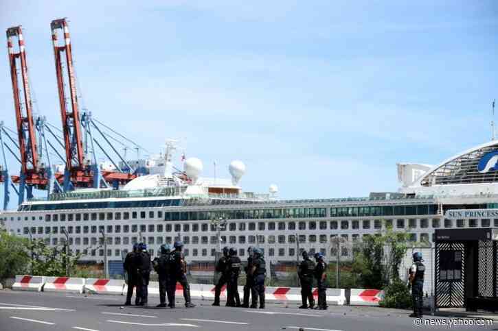 Police clash with French islanders fearing coronavirus among tourists