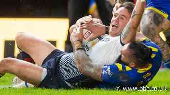 Super League: Leeds Rhinos 36-0 Warrington Wolves - BBC News