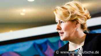 Frauen in Führungspositionen - Bund soll bei Gleichstellung mit gutem Beispiel vorangehen - Süddeutsche Zeitung