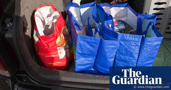 UK supermarkets draw up plan to 'feed the nation' as virus spreads