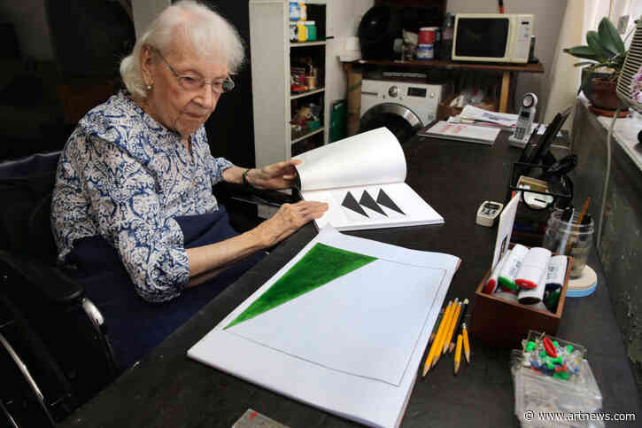 New York Gets Carmen Herrera Mural, Hong Kong Galleries Ponder Coronavirus, and More: Morning Links from March 4, 2020