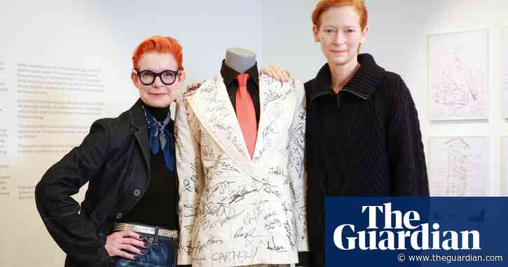 'It made the Oscars fun': signature-laden suit goes on show before auction