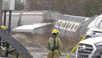 Kingston Police ask residents to stay away from scene of train derailment