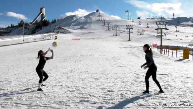 Calgarian part of 1st Canadian team to play on snow volleyball world tour