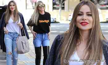 Sofia Vergara, Heidi Klum walk onto the set of  America's Got Talent
