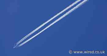 Aeroplane contrails have a weird effect on global warming