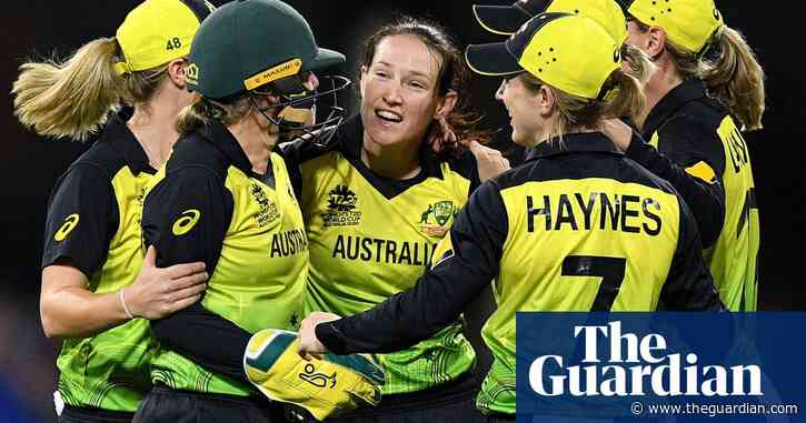 Australia dodge rain and hold nerve to beat South Africa and reach Women's World T20 final