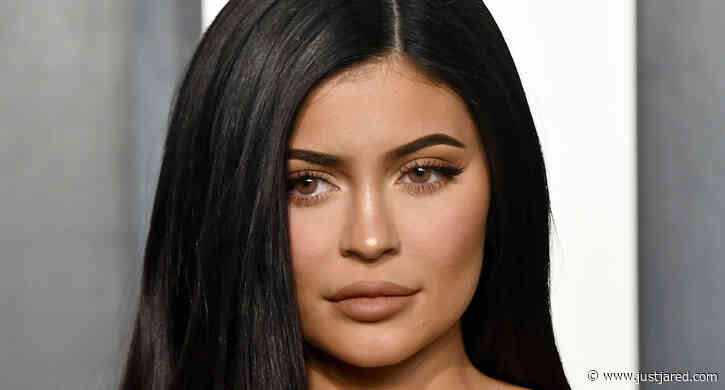 Kylie Jenner Chose to Not Breastfeed Stormi, Khloe Kardashian Confirms