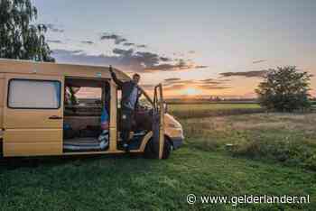 Kamperen in een achtertuin