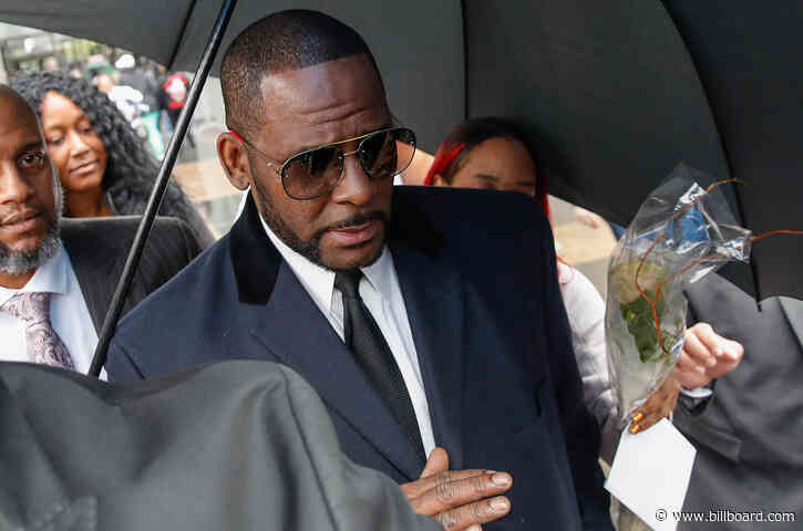 R. Kelly Pleads Not Guilty to Updated Child Pornography Charges in Chicago