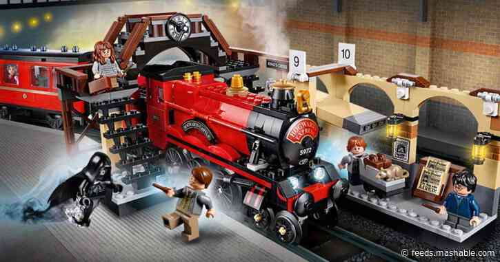 Have your own little Hogwarts Express on your desk