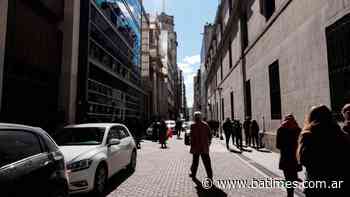 BlackRock, Pimco fly to Argentina for private talk on debt - Buenos Aires Times