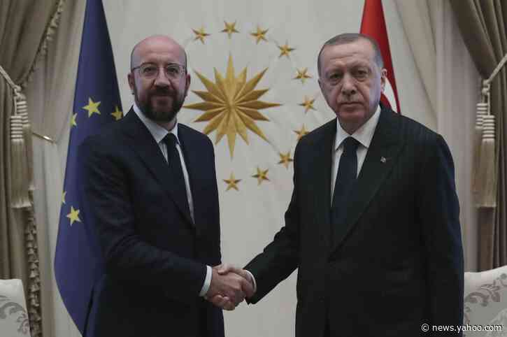 EU, Turkey trade blame on deal as thousands gather at border