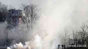 Migrants, police clash again on Greek-Turkish border