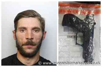 Man jailed for carrying imitation firearm