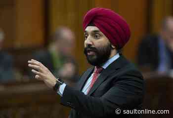 Federal government gives Big 3 telcos two years to bring down wireless prices