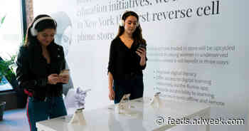 This Pop-Up in New York Is Buying Back Mobile Phones to Send to Afghan Girls