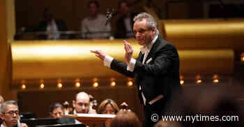 Review: A Conductor Makes His Philharmonic Debut, at Last