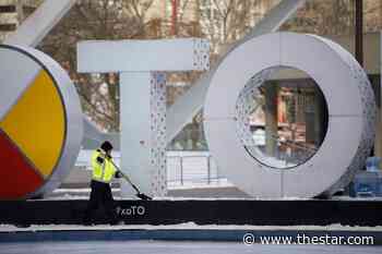 Toronto’s outside workers vote on contract that trades job security for wage, benefit concessions - Toronto Star