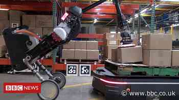 Click News: Warehouse robots work together in trial