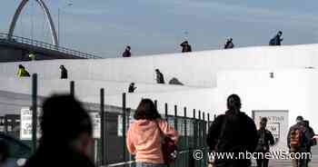 More than 150 service members headed to border crossings in California, Texas