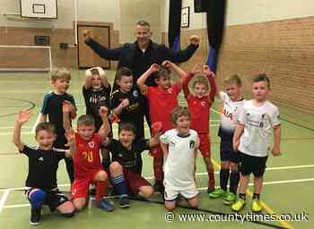 Wales manager Ryan Giggs drops in for surprise kickabout with Machynlleth team - Powys County Times