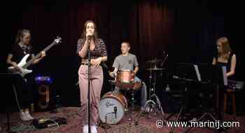 Marin School of the Arts singer makes solo debut with the Lobby Loungers - Marin Independent Journal