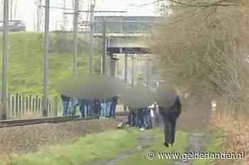 Friese schoolklas loopt over spoor in België: spoorwegdienst woedend