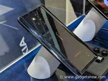 Smartphones that are ‘safe’ for Holi and the ones that may not be - Gadgets Now