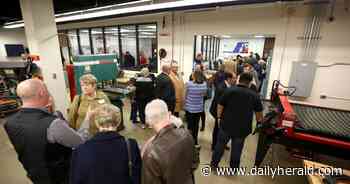 Buffalo Grove High opens robotics lab named for retired teacher - Chicago Daily Herald