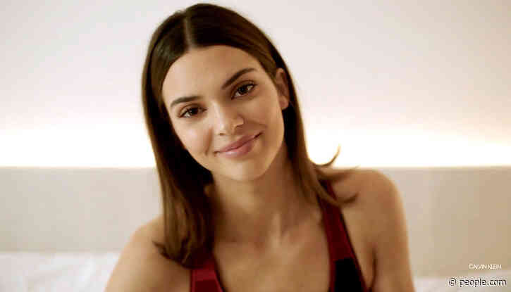 Kendall Jenner Jokingly Gives Thumbs Up to 'Still No Kids' During Trip with Sisters and Their Kids