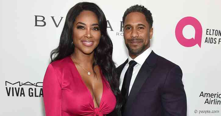 RHOA: Kenya Moore Says She Confronted Husband About Texting Another Woman Before Split