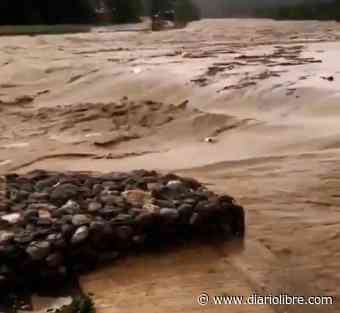 Video | Se desborda río en Imbert; hay varias comunidades aisladas - Diario Libre