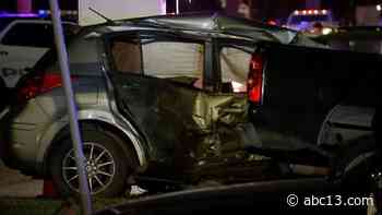 Man killed after crashing into father, son in southeast Houston - KTRK-TV