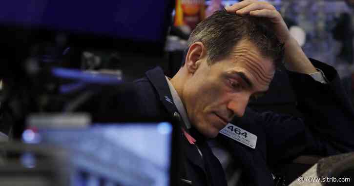 Dow loses 1,200 points, bond yields tumble as oil crashes