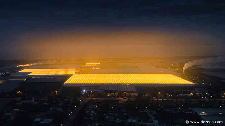 Tom Hegen photographs the Netherlands' glowing greenhouses